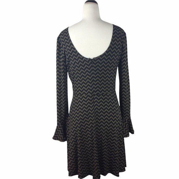 CeCe Black w/ Chevron Striped Pattern, Bell Sleeves, Small - Picture 5 of 8